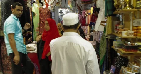 Footage in Motion of People Walking in Souk Mutrah (4K) Stock Footage 45872503
