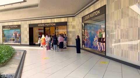 Footage of people waiting in line for Stock Video Pond5