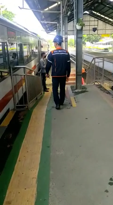 The Footage of railways technician task Stock-Footage 239511539