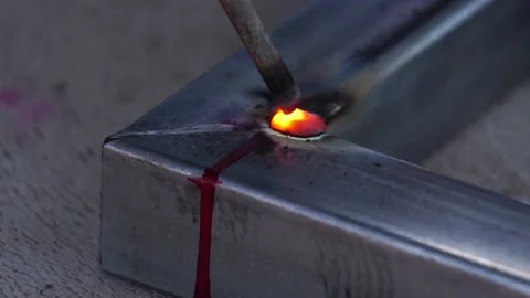 Footage Slow Moition: Close up of welder working Stockbeeldmateriaal 133706508