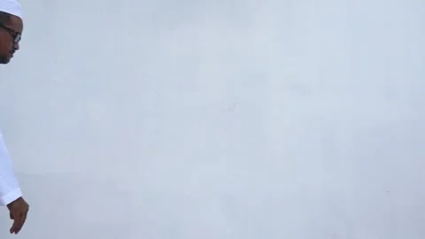 Footage Slow-Motion: Islamic Man Doing Sujud  库存影片 132347603