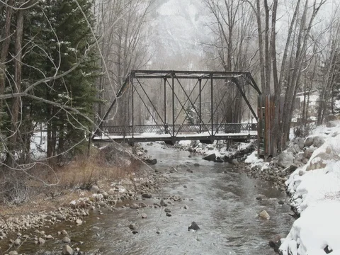 Footbridge over the river during winter Video stock 84503789
