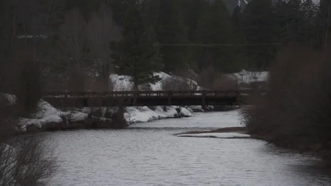 Footbridge over the river during winter Video stock 84505608