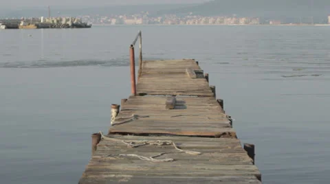 Footbridge pull focus 動画素材 22735135