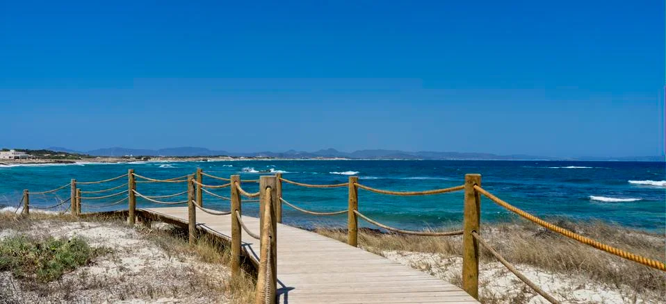 Footpath to the beach Fotos de archivo