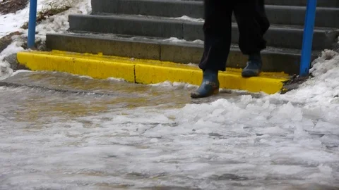 Footpath in the city of ice Stock Footage 72408664