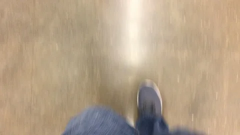 Footsteps from above Vídeos de archivo 100699373