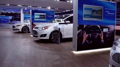 Ford Electric Focus pan left at Detroit International Auto Show Stock-Footage 72331633