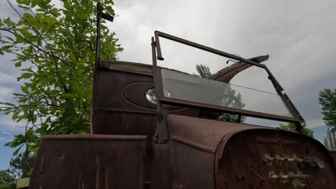 Ford Model A Rusting in Field Video stock 249918410