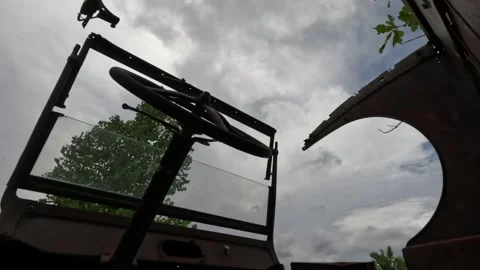 Ford Model A Rusting in Field Video stock 249918858