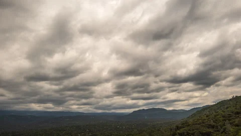 Foreboding Cloudscape above Goat Mountain, Sierra Nevada, California 스톡 동영상 283777896