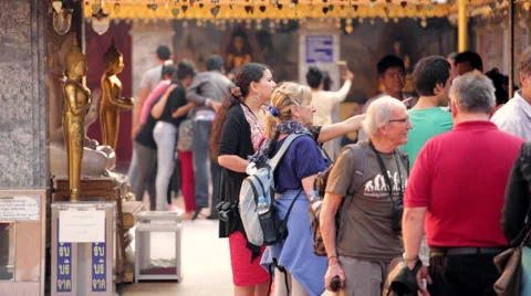 Foreigner tourist at Wat Prathat Doi Suthep temple Stock Footage 50136480
