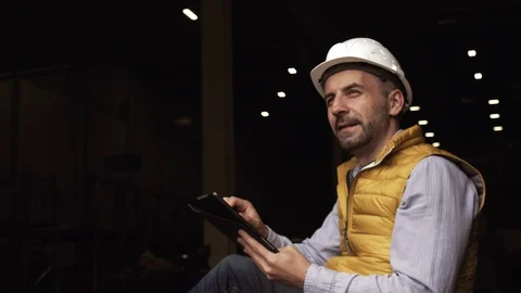 Foreman control loading containers box from cargo freight ship for import export Stock Footage 111483118