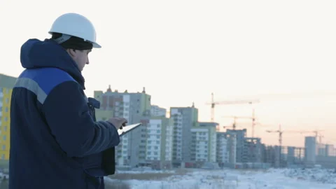 Foreman with pad at major construction project 库存影片 86929843