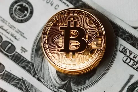 Foreshortening from above a stack of bitcoins 库存照片