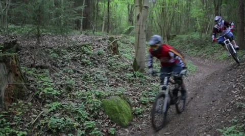 Forest Bicycle Jump 库存影片 39352111