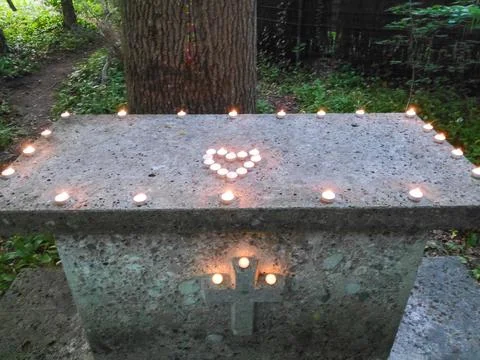 Forest Candle Table Scene 스톡 사진