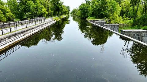 Forest on Each Side - Nine Mile Creek Aqueduct - Syracuse, NY Stockfoto's