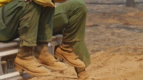 Forest Fire Firefighter Crew Exhausted Stockbeeldmateriaal 74279065