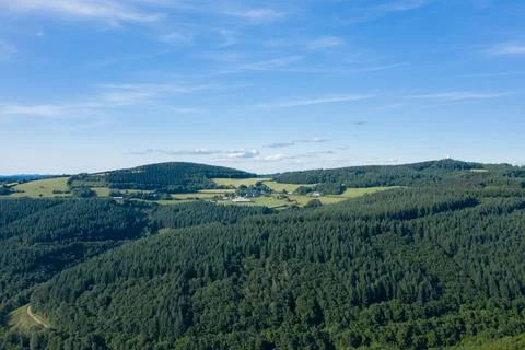Forested hills and patchwork fields, Morvan Foto stock