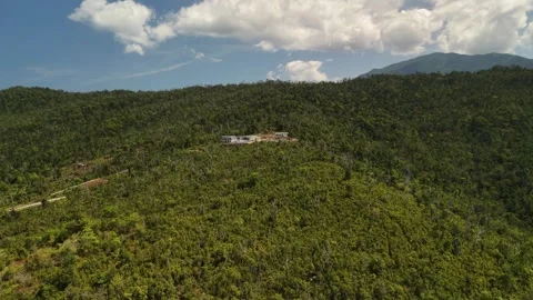 Forested Hillside and Mountain Landscape in Bacungan Vídeo Stock 335647322