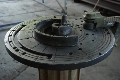 Forged gates created by a master. 库存照片