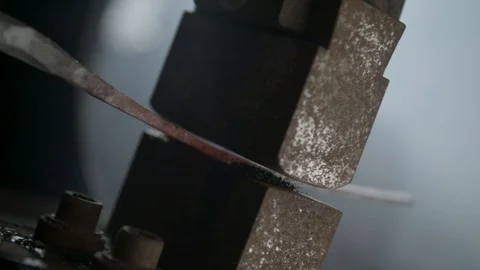 Forging a hot iron bar 스톡 동영상 92058461
