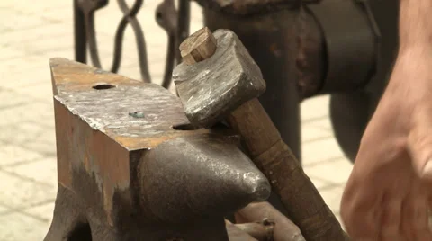 Forging metal 動画素材 29659022