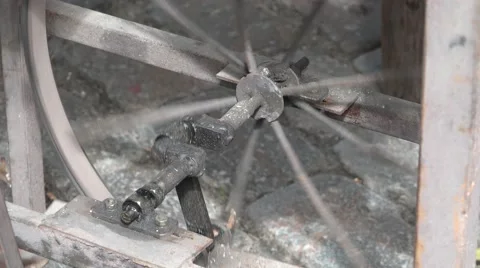 Forging the wheel is spinning, close-up Vídeo Stock 66311540