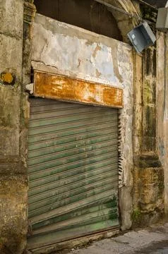Forgotten Storefront in Urban Decay Stock-Fotos