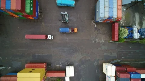 Fork lift loading container on truck Video stock 269676061
