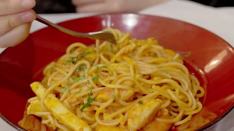 Fork Twirling Spaghetti Pasta in Red Bowl 스톡 동영상 324693097