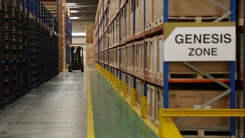 Forklift Approaching 動画素材 123008375