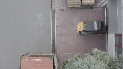 FORKLIFT CARRYING BOXES, DRONE HOT Vídeo Stock 166571768