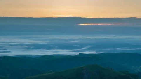 The formation and movement of clouds over the summer slopes of Bolshoy Thach Video stock 83493469