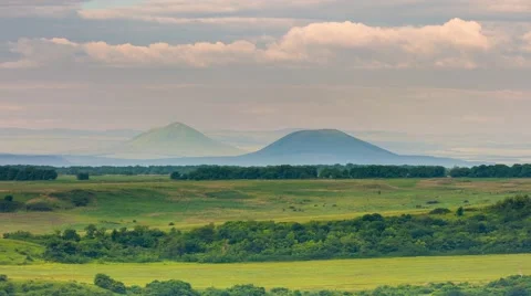 The formation of clouds over the mountains. Video stock 52689509