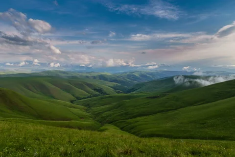 The formation of  clouds over the mountains. Video stock 52691243