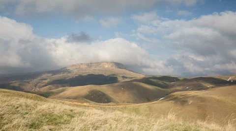 The formation of clouds up to the slopes of the mountains of Caucasus 動画素材 66729887