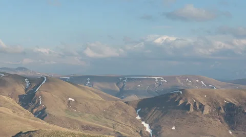 The formation  of clouds up to the slopes of the mountains of Caucasus Vídeo Stock 66752109