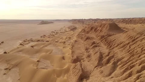 Formation of kaluts in dasht e lut desert Stock Footage 139666464