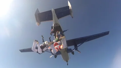 Formation skydiving Video stock 94604390