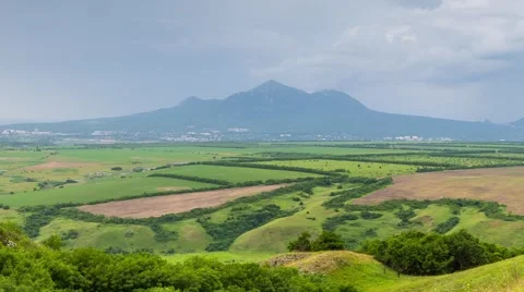 The formation of storm clouds over the mountains. Stock-Footage 52687082