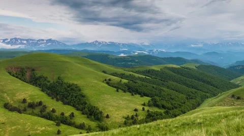 The formation of storm clouds over the mountains. Stock-Footage 52773152