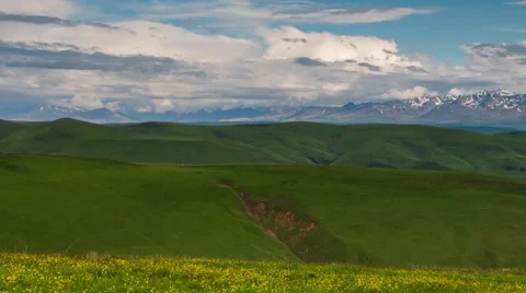The formation of storm clouds over the mountains. Stock-Footage 52774112