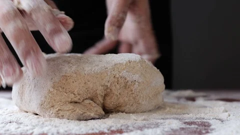 Forming a ball of dough on the table Vídeos de archivo 113353711