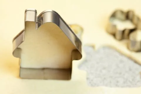 Forms for the cookies, rolling pin and dough Foto stock
