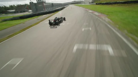 Formula Renault hunted by FPV drone Vídeo Stock 248522958