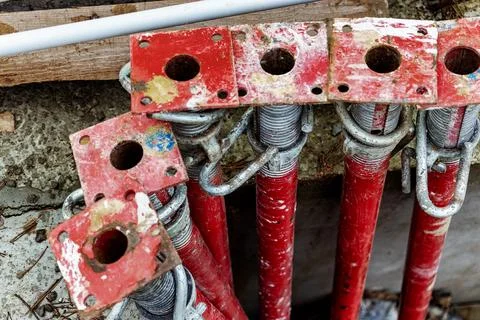 Formwork supports the second floor of a monolithic building. Reinforcement of 스톡 사진