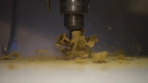 The forstner drill makes a hole in the board Vídeo Stock 108501131