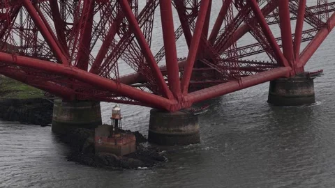 Forth bridge cantilever railway structure in scotland Vidéo 343728778